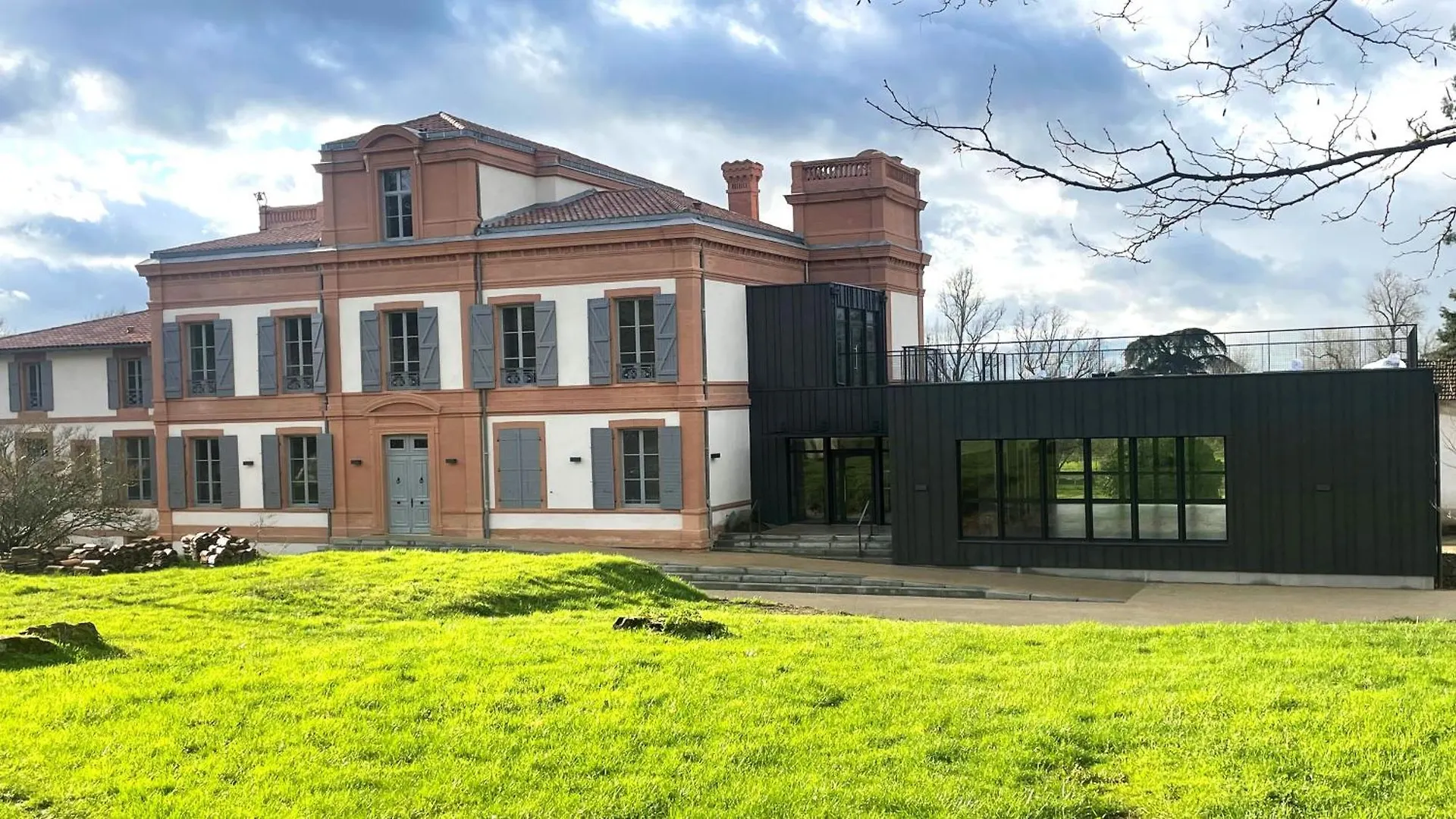 Domaine De Pousinies Hotel Saint-Étienne-de-Tulmont